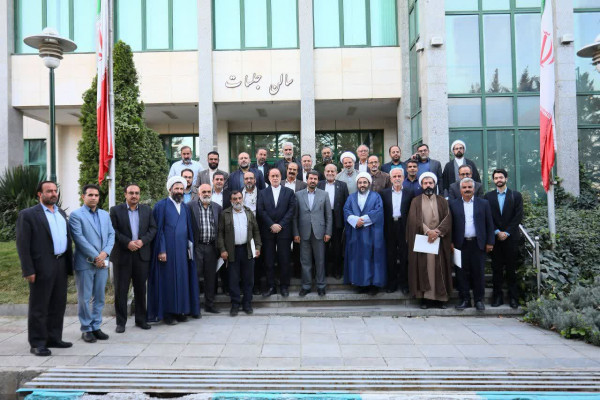 نشست صمیمی جمعی از هیأت‌های مذهبی استان با رییس سازمان هیات و تشکل های دینی