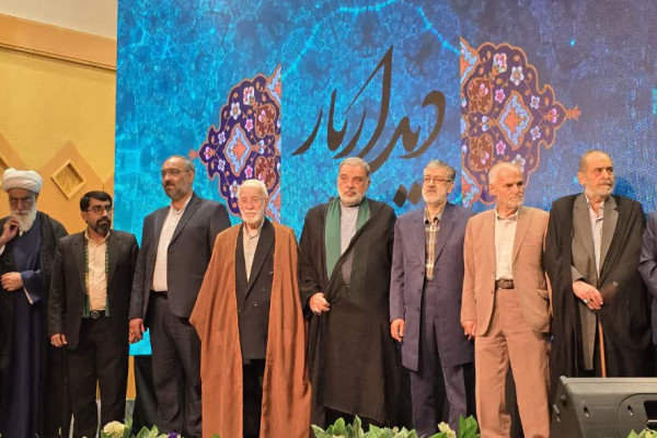 تجلیل از پیرغلامان اهل‌بیت در آیینی باشکوه و معنوی