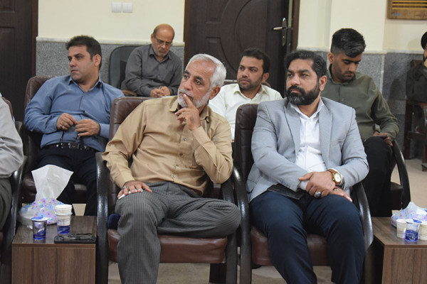 نشست جامعه‌ی ستایشگران بوشهر با نماینده ولی فقیه در استان و امام جمعه بوشهر