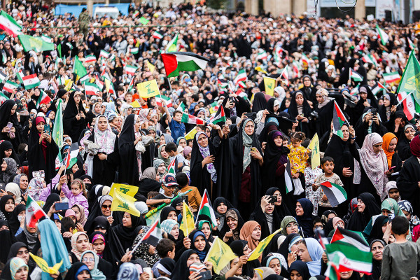 حملة «مثل النجمة»؛ أكبر احتفال للفتيات في إيران