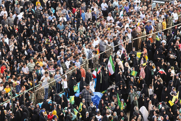 Акция «Как звезда» — крупнейший праздник для девушек в Иране