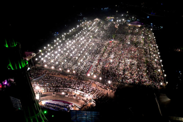 برنامج التلفزيون «محفل»؛ احتفالات قرآنية في إيران والعالم