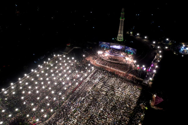 Programa de Televisión “Mahfel”: Celebraciones Coránicas en Irán y el Mundo