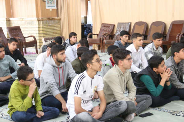 نوجوانان ، هویت تاریخی ایران اسلامی را روایت کردند