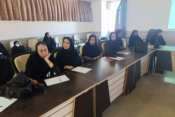 برگزاری کارگاه آموزشی تدبر در قرآن کریم شهرستان بدره