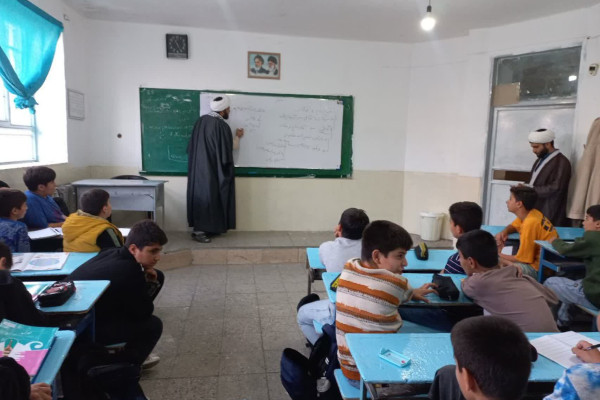 برگزاری گفتمان «دین و انقلاب» در مدرسه  علوم و معارف اسلامی صدرا - شهرستان کنگاور