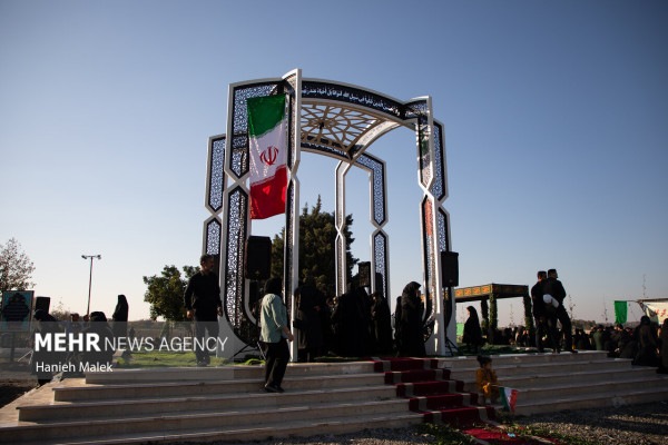 «بازگشت بی‌صدا، بدرقه‌ای پرشکوه؛ شهید گمنام کربلای4 در آغوش مردم آهنگرمحله آرام گرفت»