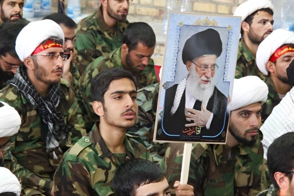 بسیج و طلاب؛ همسنگران جهاد تبیین و امیدآفرینی در جامعه