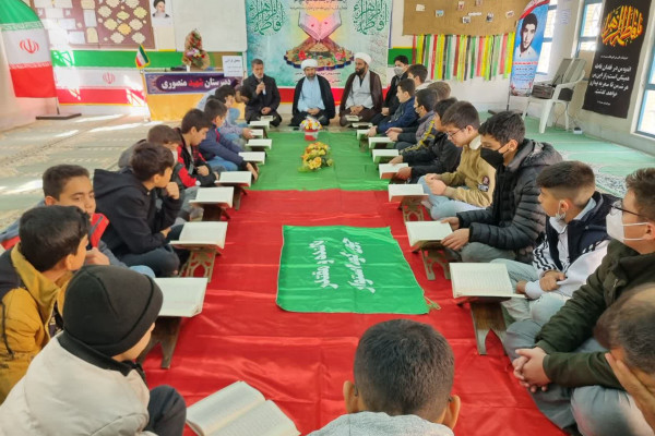 دبیرستان شهید منصوری،  شهرستان هرسین عطر قرآن گرفت