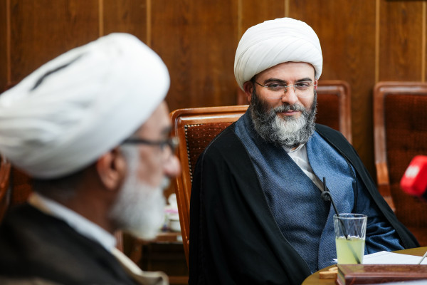 آیین رونمایی از کتاب «مکتب امام راحل و شهید»
