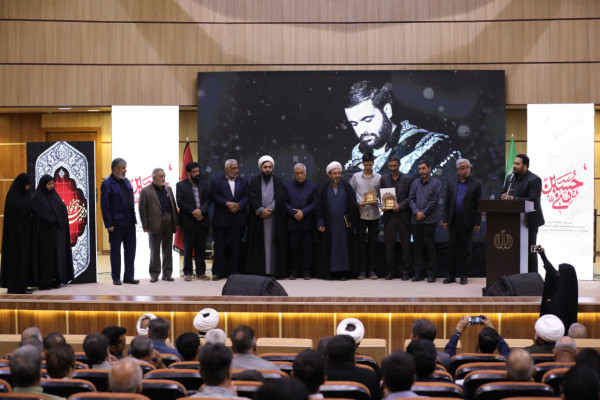 همایش ستایشگران و مداحان اهل البیت(ع) استان کرمان برگزار شد.