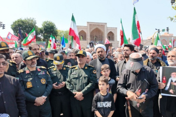 همایش پیاده روی جاماندگان تشییع قائد امت در اردبیل برگزار شد