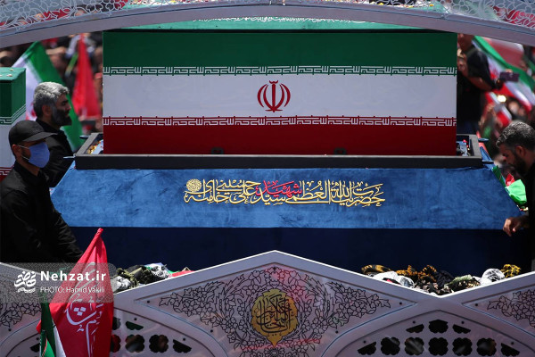 آیین تشییع پیکر مطهر رهبر شهید انقلاب در تهران برگزار شد