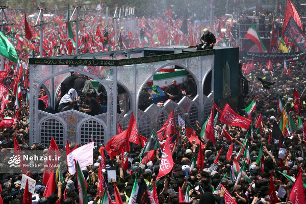 آیین تشییع پیکر مطهر رهبر شهید انقلاب در تهران برگزار شد