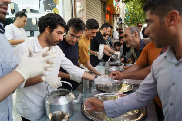 راهپیمایی کیلومتری غدیر با شعار «ایران؛ ذوالفقار علی» برگزار شد
