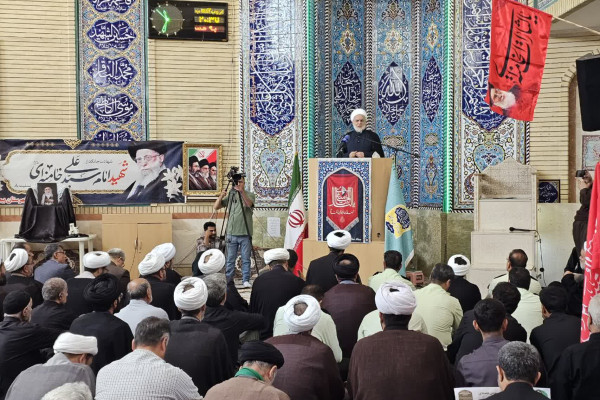 ایستادگی در برابر ظلم مهمترین درس رهبر شهید است